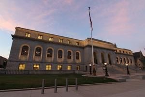 stlouis_central_library_sideview